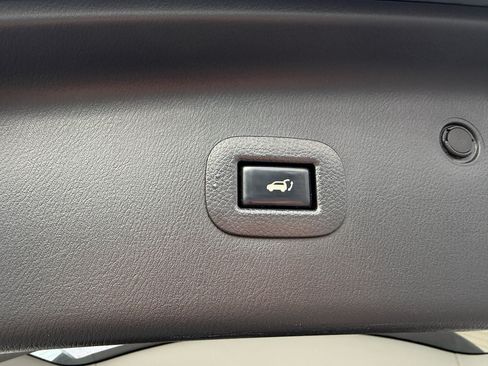 Used 2019 Nissan Armada SL w/ Premium Package RWD image 32