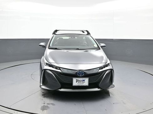 Used 2022 Toyota Prius Prime XLE image 2