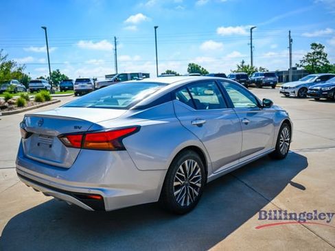 Used 2024 Nissan Altima 2.5 SV FWD image 5