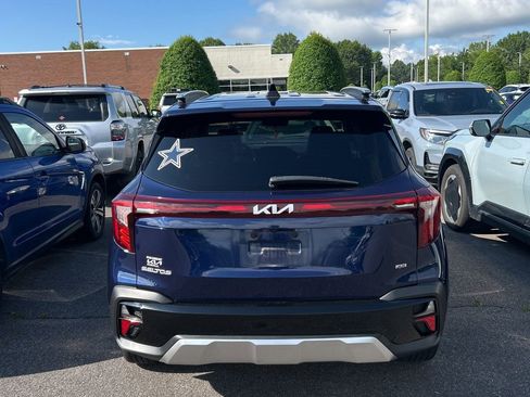 Used 2024 Kia Seltos EX AWD/4WD image 4