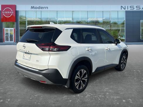 Certified 2023 Nissan Rogue SV w/ SV Premium B Package FWD image 5