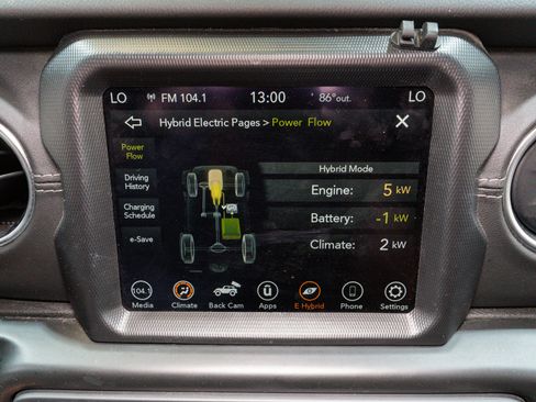 Used 2021 Jeep Wrangler Unlimited Sahara w/ Cold Weather Group image 17