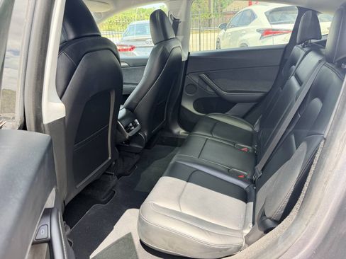 Used 2023 Tesla Model Y Long Range AWD/4WD image 10