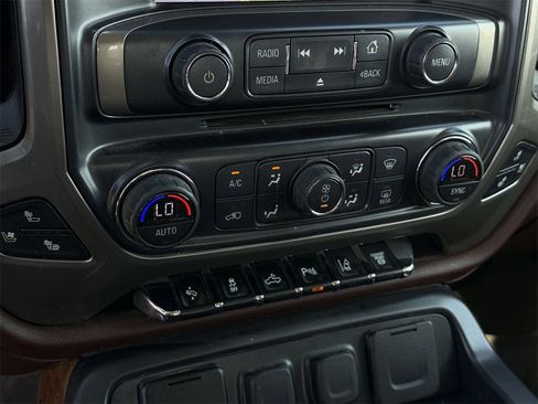 Used 2018 Chevrolet Silverado 2500 High Country w/ Duramax Plus Package image 21