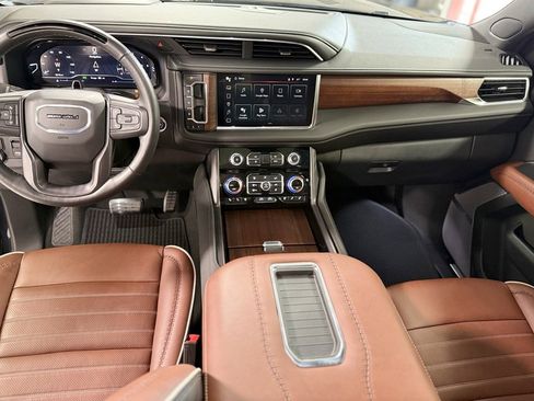 Used 2024 GMC Yukon XL Denali Ultimate image 2