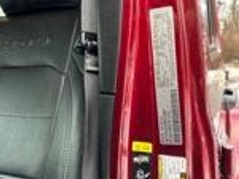 Used 2022 Jeep Wrangler Unlimited Sahara w/ Dual Top Group image 19