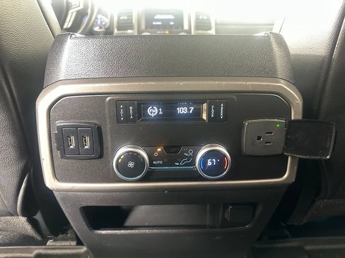 Used 2019 Ford Expedition XLT w/ Equipment Group 202A RWD image 24