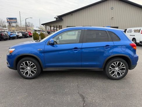 Used 2018 Mitsubishi Outlander Sport ES image 2