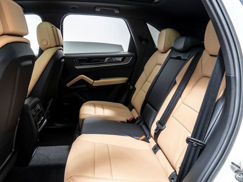 New 2026 Porsche Cayenne image 27