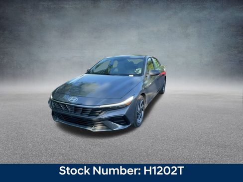 New 2025 Hyundai Elantra Limited image 7