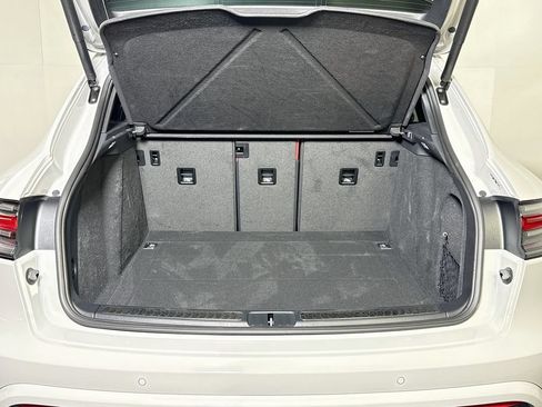 Certified 2026 Porsche Macan Turbo AWD/4WD image 29