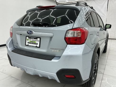 Used 2017 Subaru Crosstrek 2.0i Premium AWD/4WD image 8