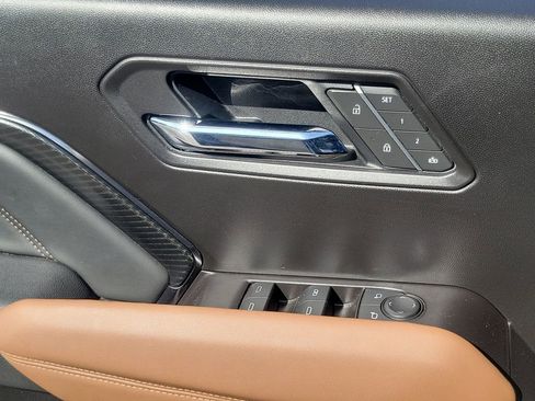 Used 2025 GMC Canyon AT4 w/ Nightfall Edition image 17