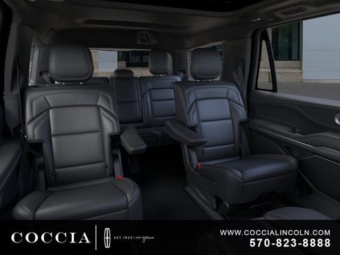 New 2026 Lincoln Navigator Reserve w/ Jet Appearance Package AWD/4WD image 11