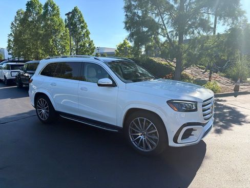 Used 2024 Mercedes-Benz GLS 580 4MATIC image 14