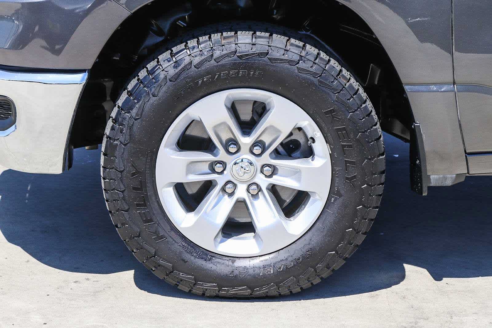 Used 2024 RAM 1500 Laramie AWD/4WD image 10