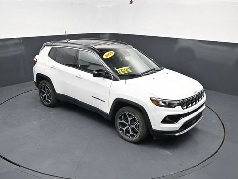 Used 2026 Jeep Compass Limited AWD/4WD image 26
