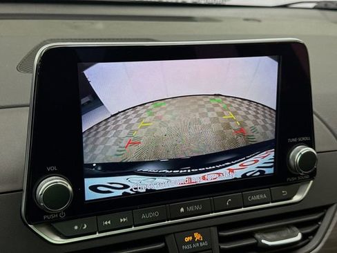 Used 2024 Nissan Altima 2.5 SV image 13