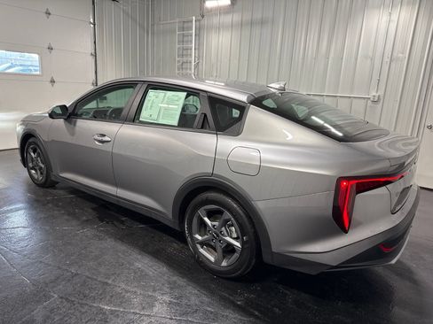 Used 2025 Kia K4 FWD image 2
