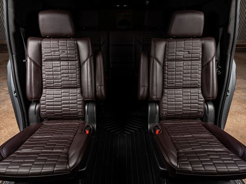 Used 2023 Cadillac Escalade ESV Sport Platinum image 33