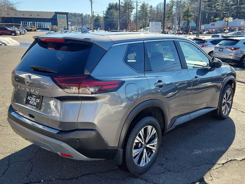 Used 2023 Nissan Rogue SV image 5