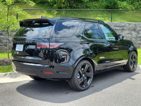 New 2024 Land Rover Discovery Dynamic SE image 2