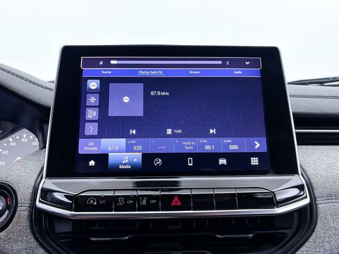 Used 2022 Jeep Compass Latitude FWD image 20