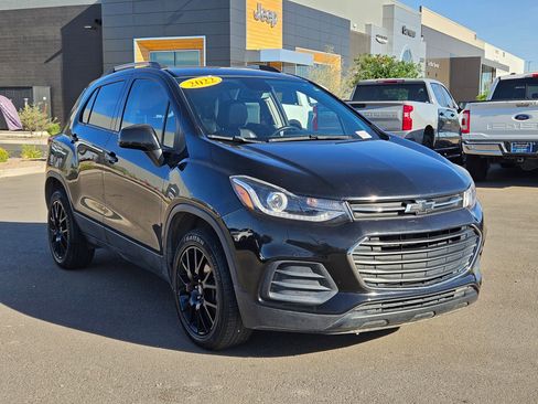 Certified 2022 Chevrolet Trax LT w/ Midnight Edition AWD/4WD image 7