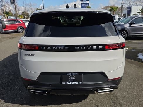 Used 2025 Land Rover Range Rover Sport SE image 6