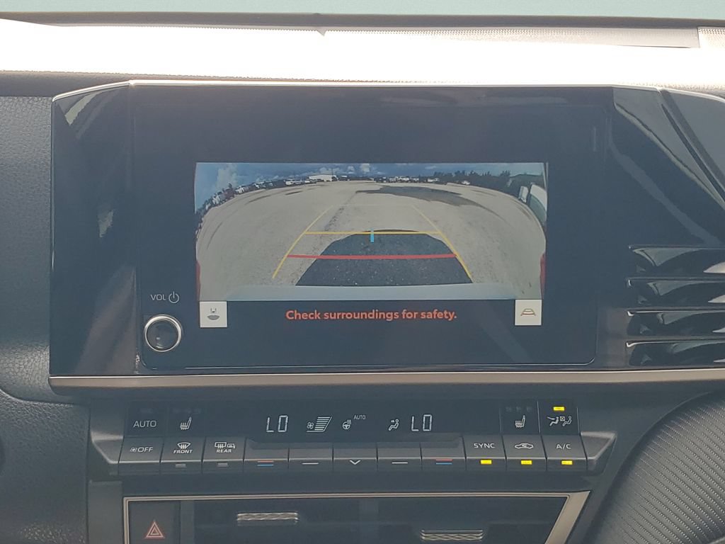 Used 2025 Toyota Camry SE w/ Convenience Package FWD image 17
