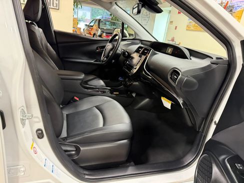 Used 2022 Toyota Prius XLE AWD/4WD image 43