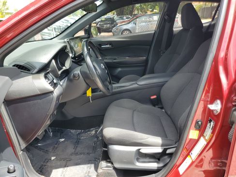 Used 2018 Toyota C-HR XLE image 16