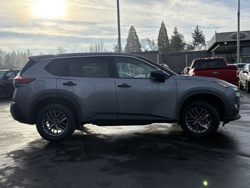 Used 2023 Nissan Rogue S image 4