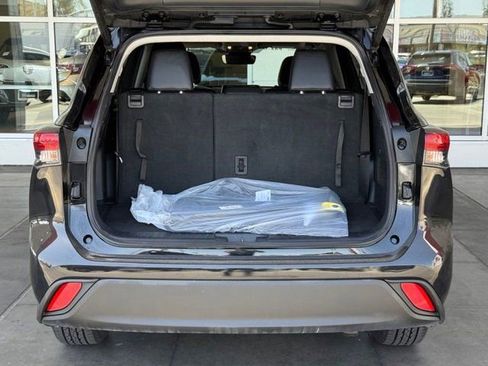 Certified 2022 Toyota Highlander XLE image 17