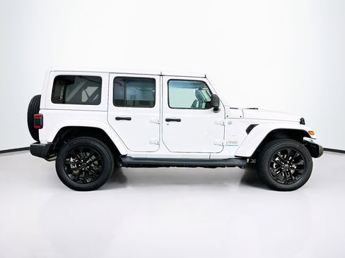 Used 2024 Jeep Wrangler Sahara w/ Technology Group image 10