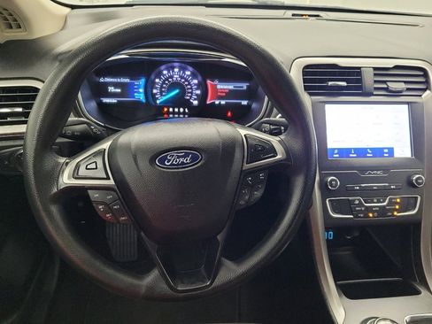 Used 2020 Ford Fusion SE FWD image 22