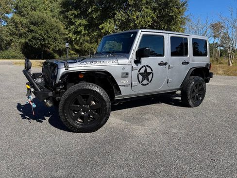 Used 2016 Jeep Wrangler Unlimited Sahara w/ Dual Top Group image 29