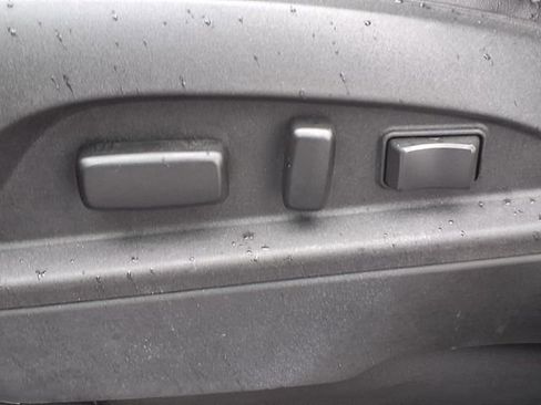 Used 2017 Chevrolet Equinox Premier image 5