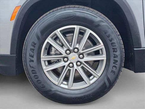 Used 2023 Chevrolet Traverse LT image 22