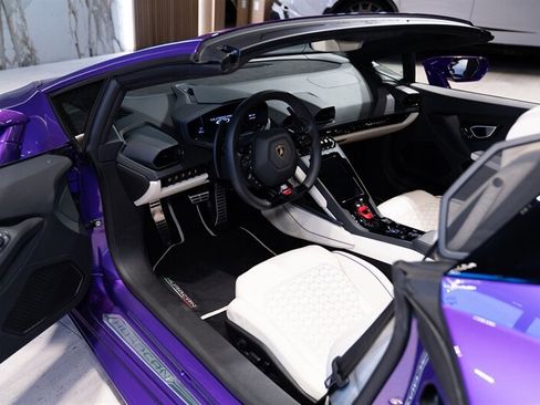 Used 2023 Lamborghini Huracan EVO RWD image 8