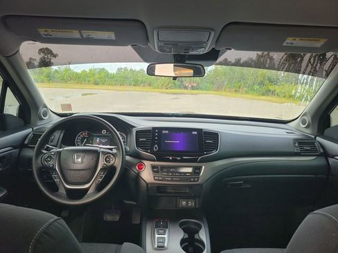 Used 2023 Honda Ridgeline Sport image 10