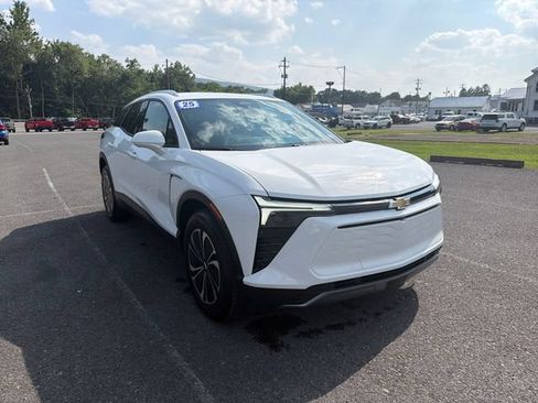 Used 2025 Chevrolet Blazer EV LT AWD/4WD image 7