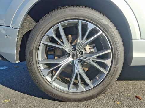 New 2025 Audi Q8 Premium image 7