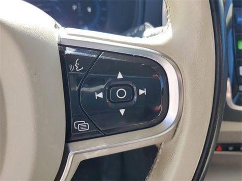 Used 2023 Volvo XC90 B5 Plus w/ Protection Package Premier image 18