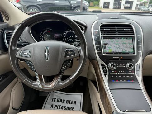 Used 2016 Lincoln MKX Reserve w/ Technology Package AWD/4WD image 35