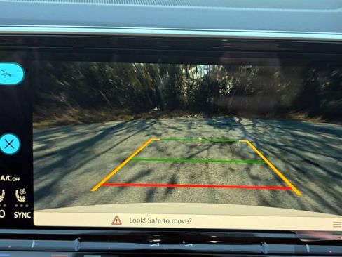 New 2026 Volkswagen Atlas SE image 14