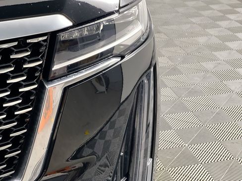 Used 2024 Cadillac Escalade Premium Luxury RWD image 9