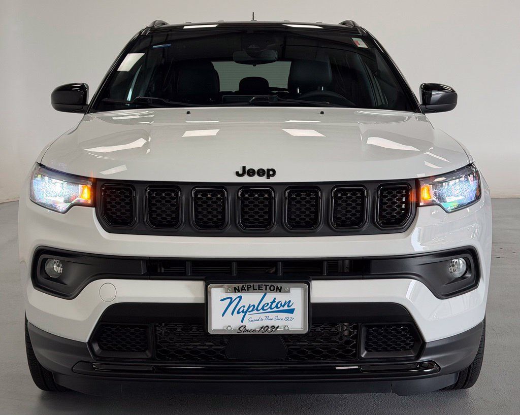 Used 2023 Jeep Compass Latitude AWD/4WD image 6