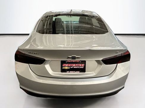 Used 2017 Chevrolet Malibu LT FWD image 7