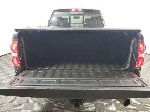 Used 2018 GMC Sierra 2500 Denali w/ Duramax Plus Package AWD/4WD image 9